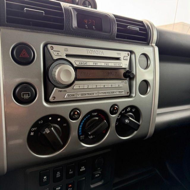 Toyota FJ Cruiser  2010