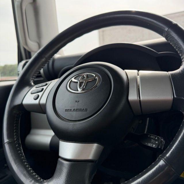 Toyota FJ Cruiser  2010