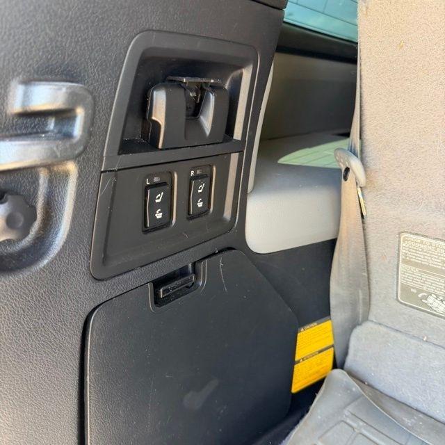 Toyota Sequoia  2016