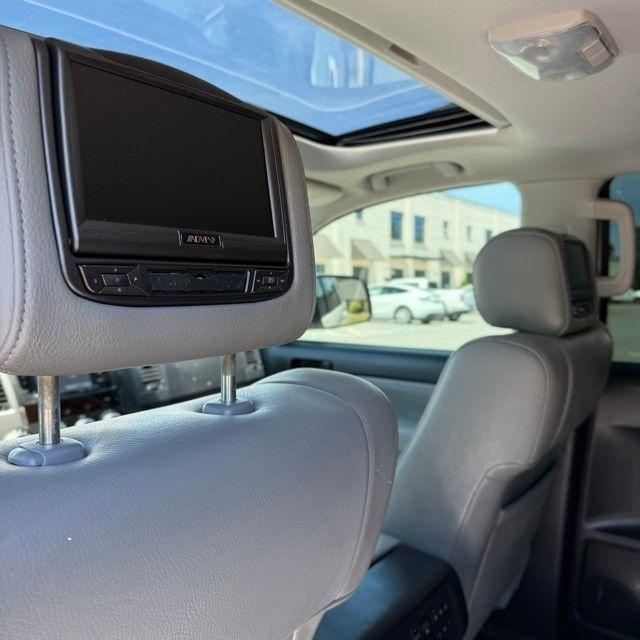 Toyota Sequoia  2016