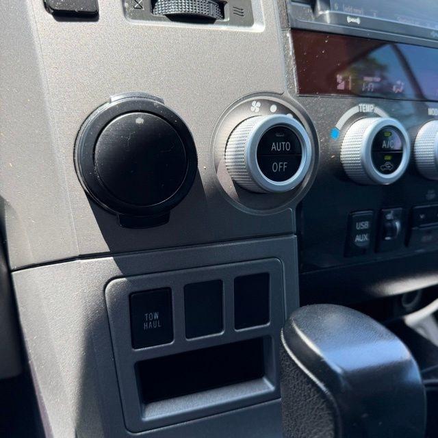 Toyota Sequoia  2016