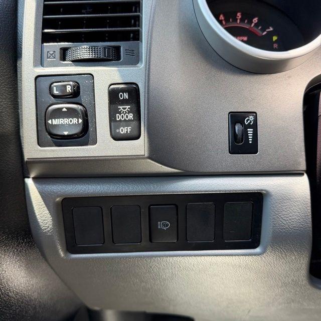Toyota Sequoia  2016