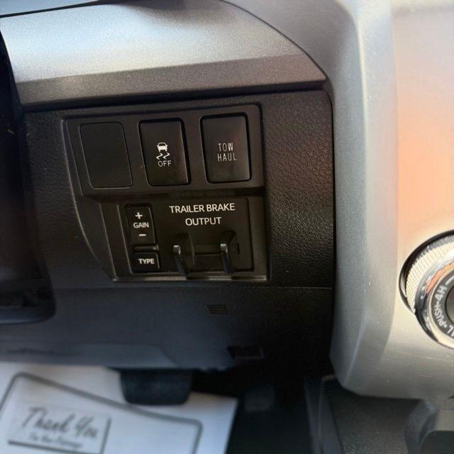 Toyota Tundra  2016