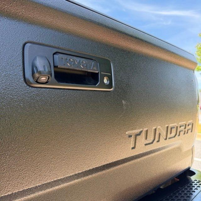 Toyota Tundra  2017
