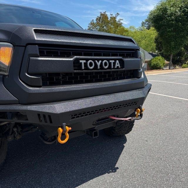 Toyota Tundra  2017