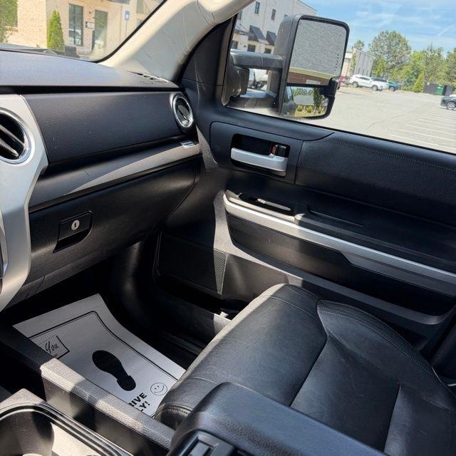 Toyota Tundra  2017