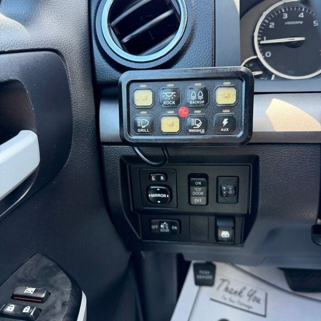 Toyota Tundra  2017