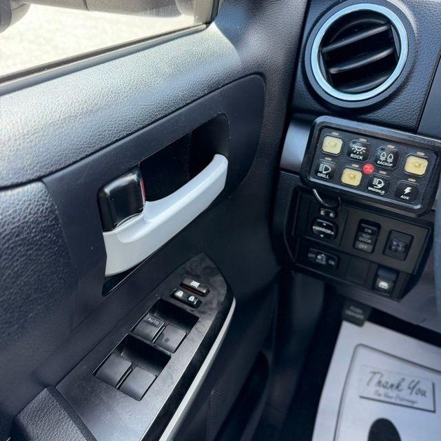 Toyota Tundra  2017