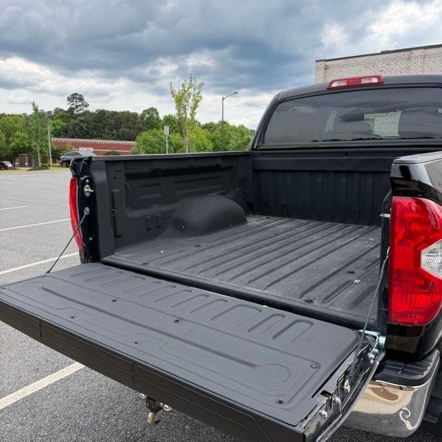 Toyota Tundra  2017