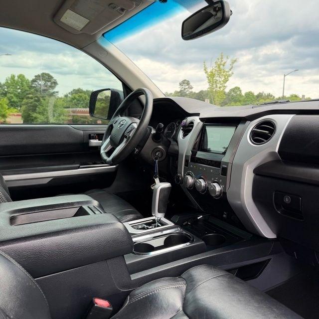 Toyota Tundra  2017