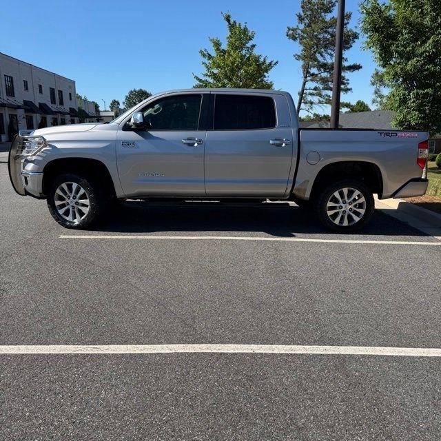 Toyota Tundra  2016