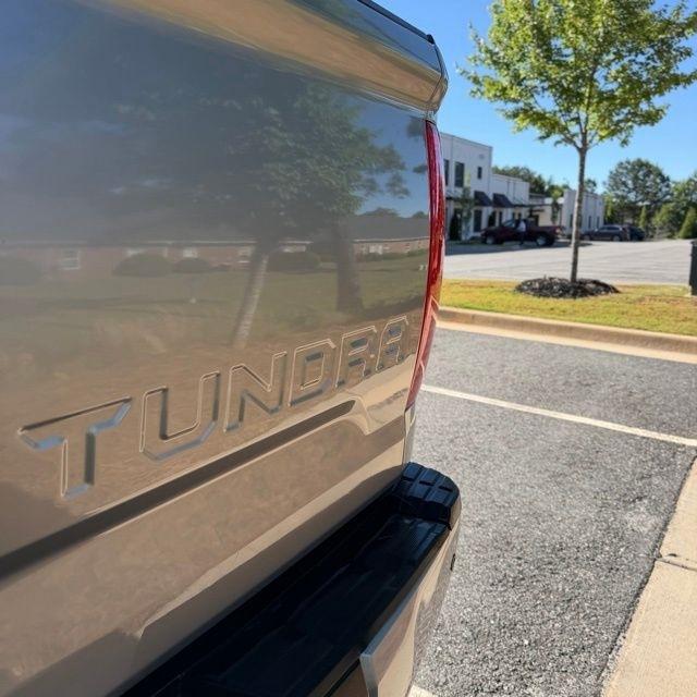 Toyota Tundra  2016