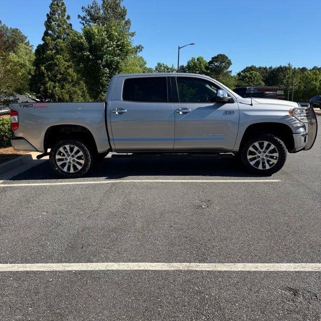 Toyota Tundra  2016