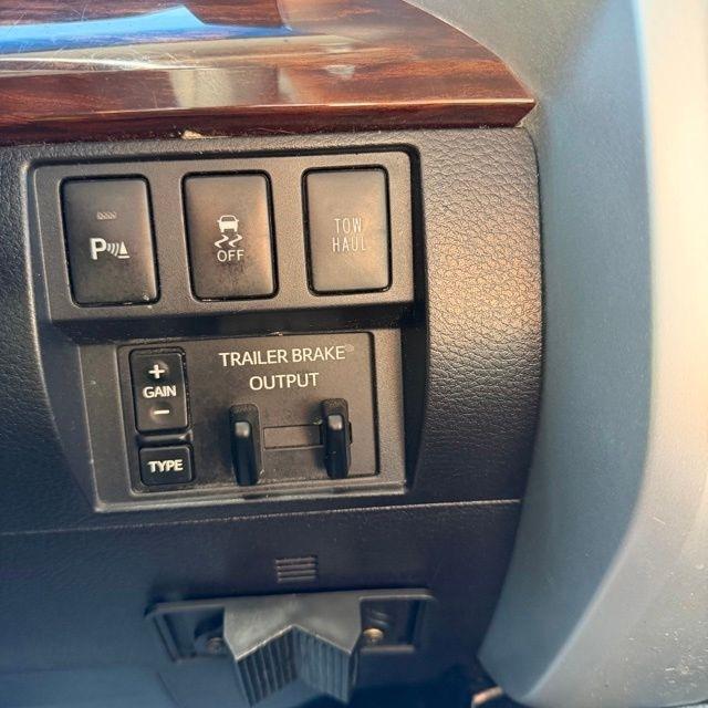 Toyota Tundra  2016