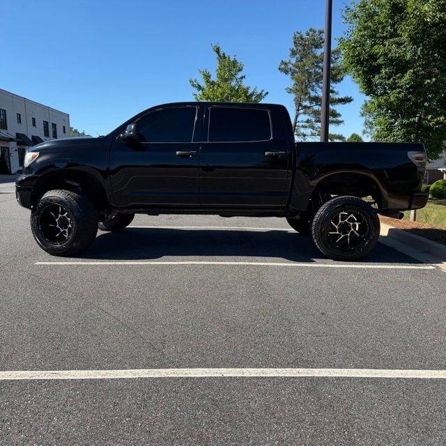 Toyota Tundra  2011