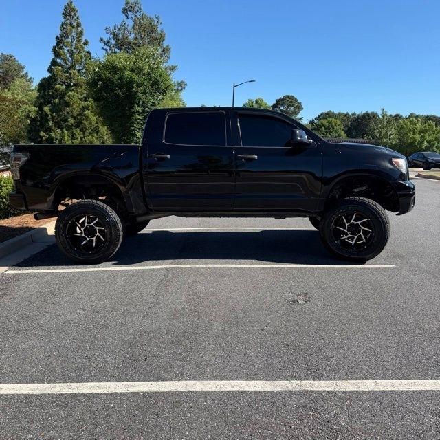 Toyota Tundra  2011