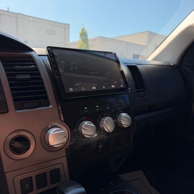 Toyota Tundra  2011