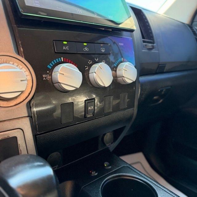 Toyota Tundra  2011