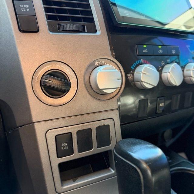 Toyota Tundra  2011