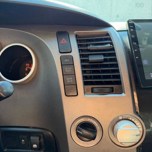 Toyota Tundra  2011
