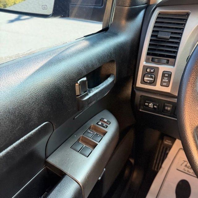 Toyota Tundra  2011