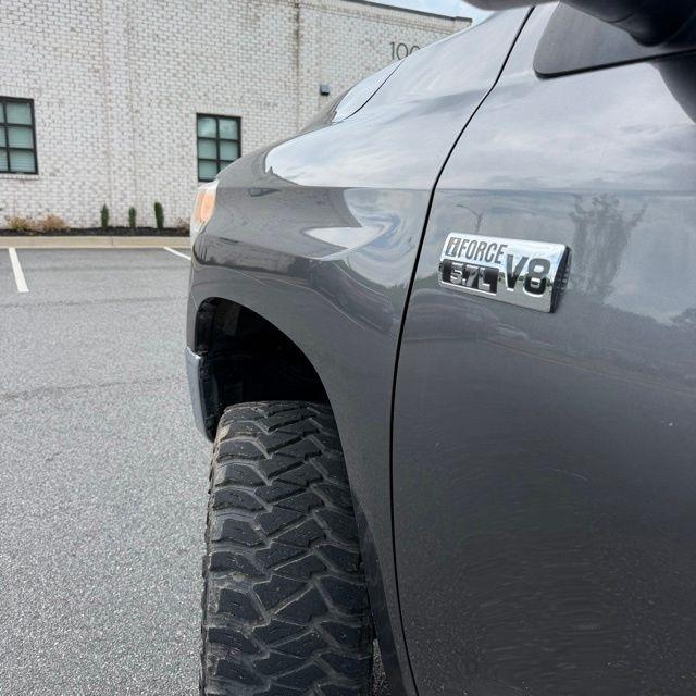 Toyota Tundra  2017