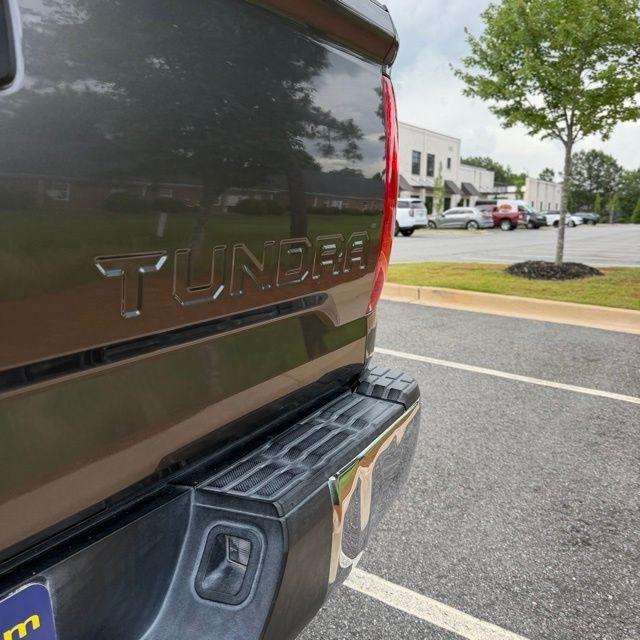Toyota Tundra  2017