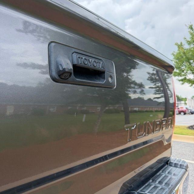 Toyota Tundra  2017