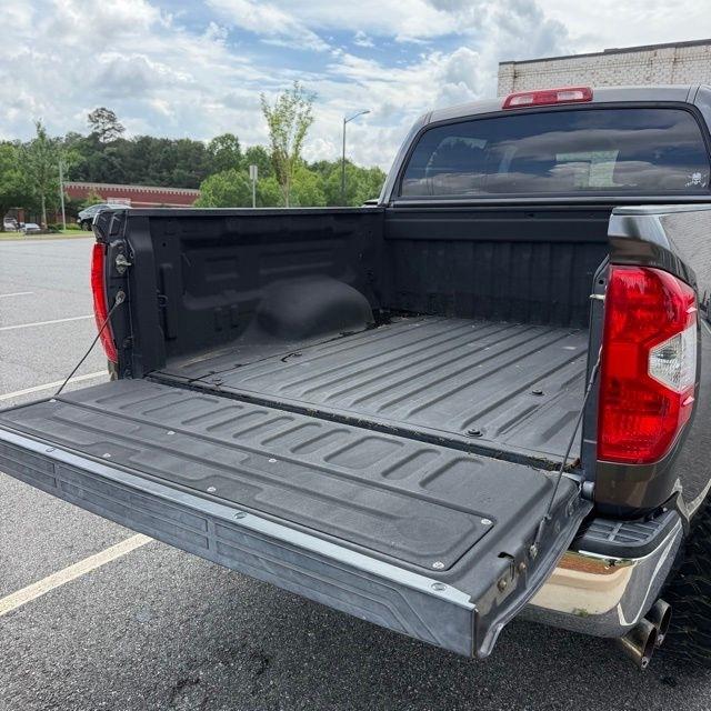 Toyota Tundra  2017