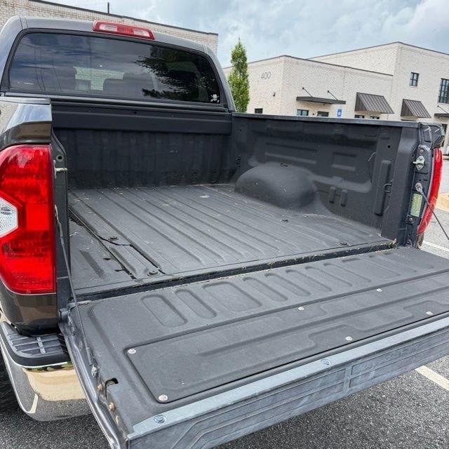 Toyota Tundra  2017