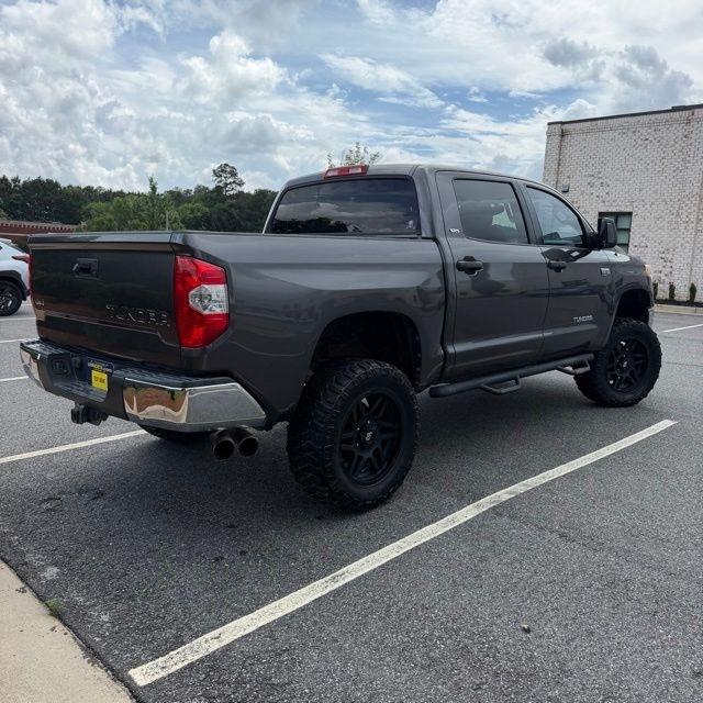 Toyota Tundra  2017