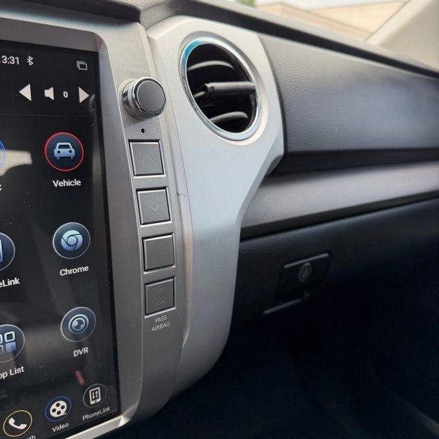 Toyota Tundra  2017