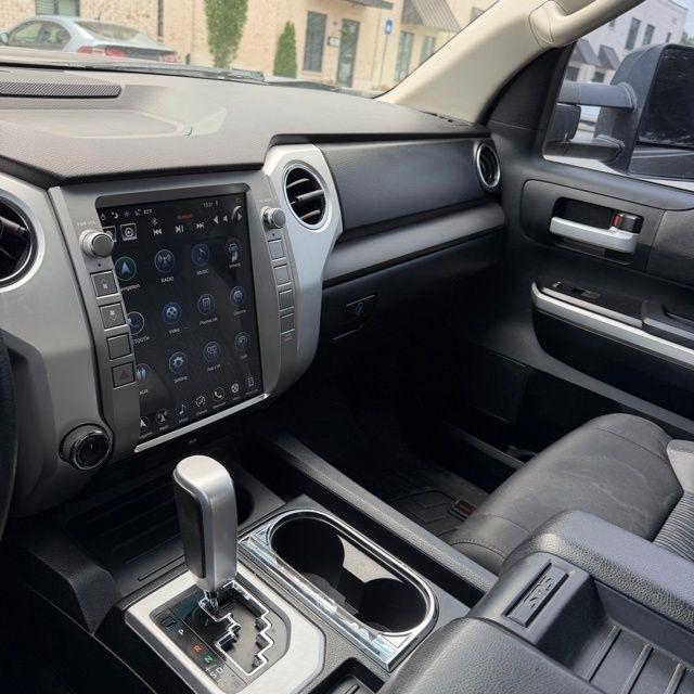Toyota Tundra  2017