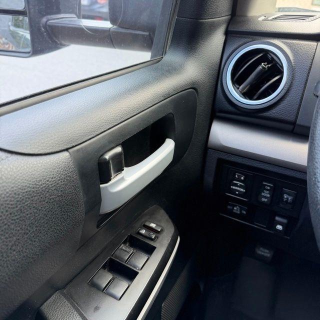 Toyota Tundra  2017