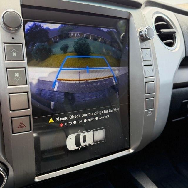 Toyota Tundra  2017
