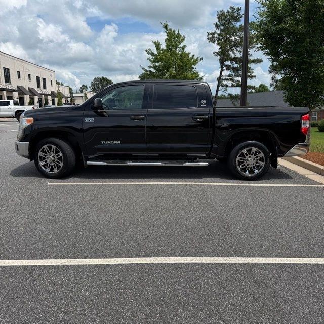 Toyota Tundra  2015