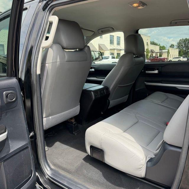 Toyota Tundra  2015