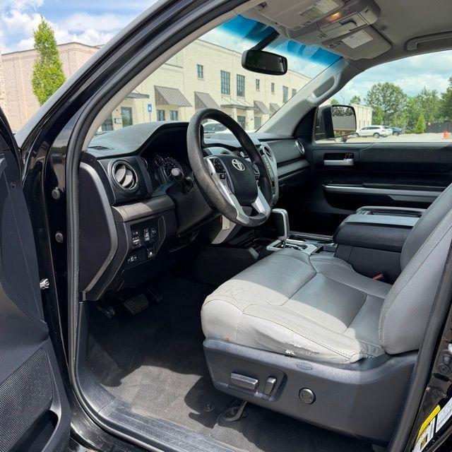 Toyota Tundra  2015