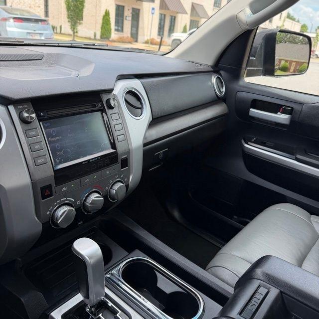 Toyota Tundra  2015