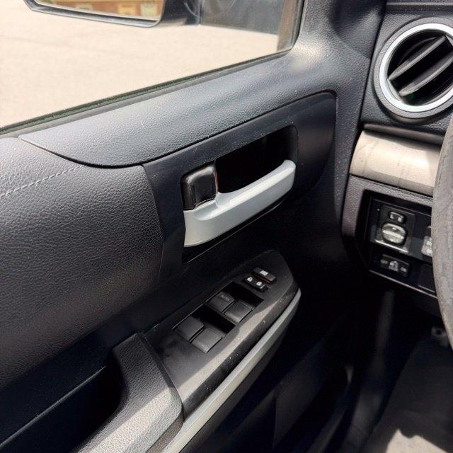 Toyota Tundra  2015