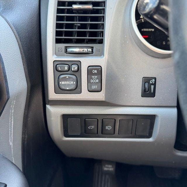 Toyota Sequoia  2012