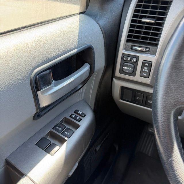 Toyota Sequoia  2012