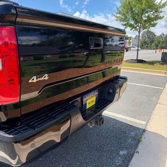 Toyota Tundra  2016