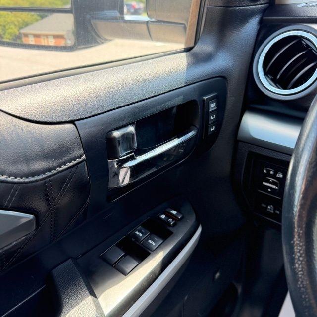 Toyota Tundra  2016