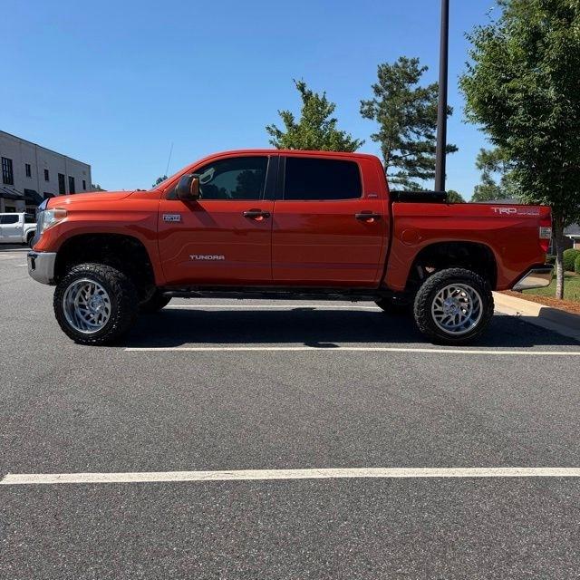 Toyota Tundra  2016