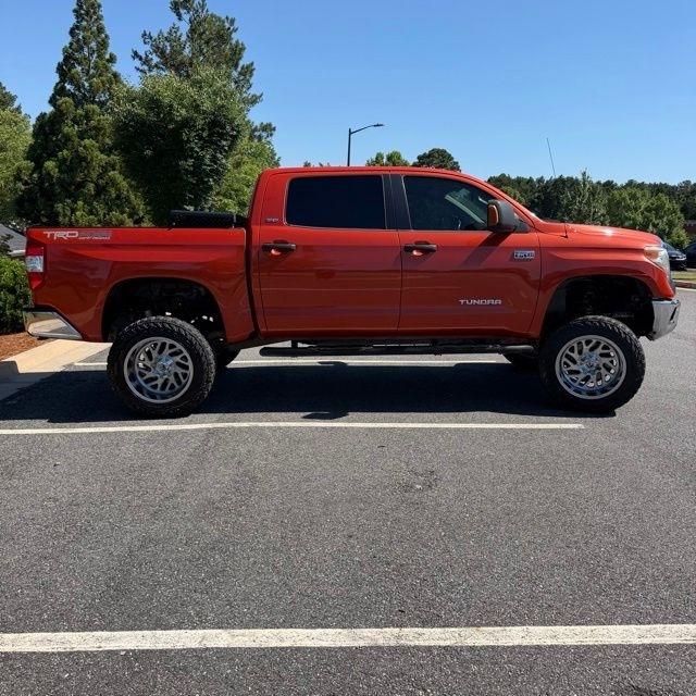 Toyota Tundra  2016