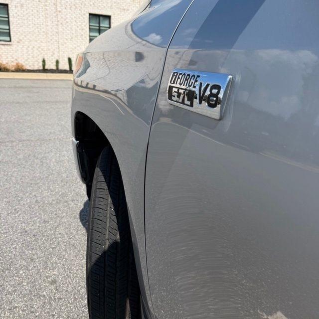 Toyota Tundra  2014