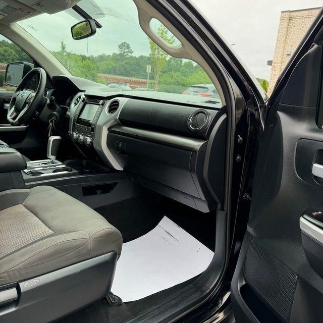 Toyota Tundra  2017