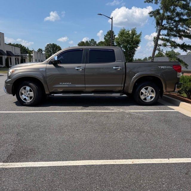Toyota Tundra  2011