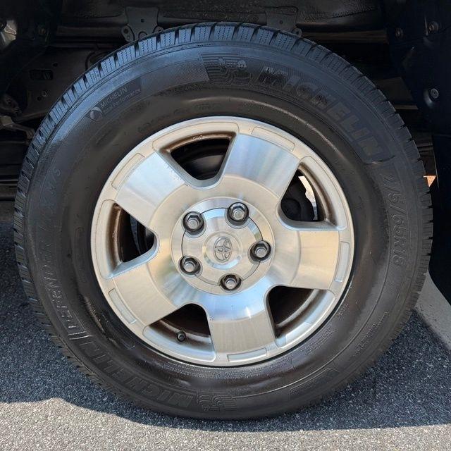 Toyota Tundra  2011